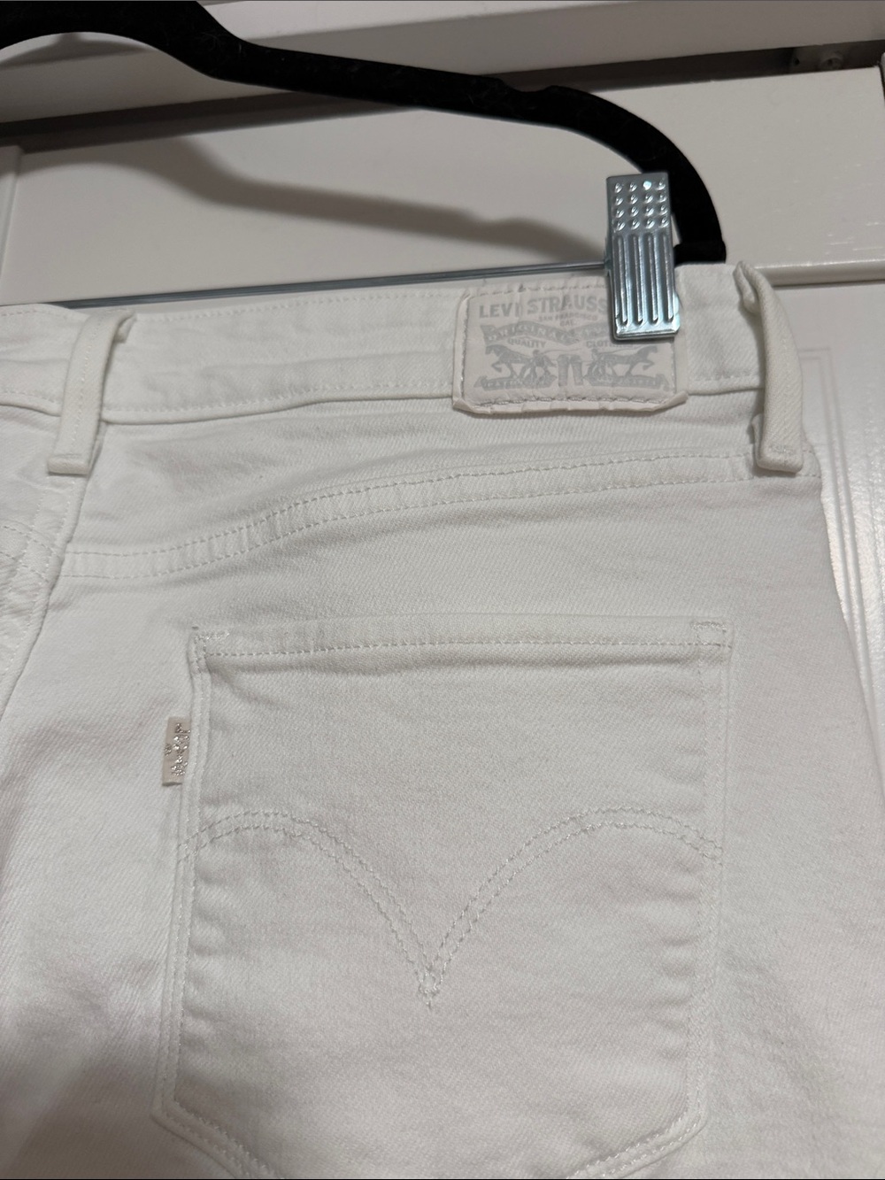 Levis All White Casual Cuffed Denim Shorts - Picture 4 of 5